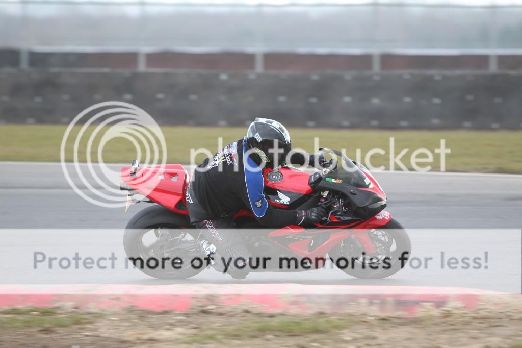 downloads_030313_4013_snetterton_zps23ee0203.jpg
